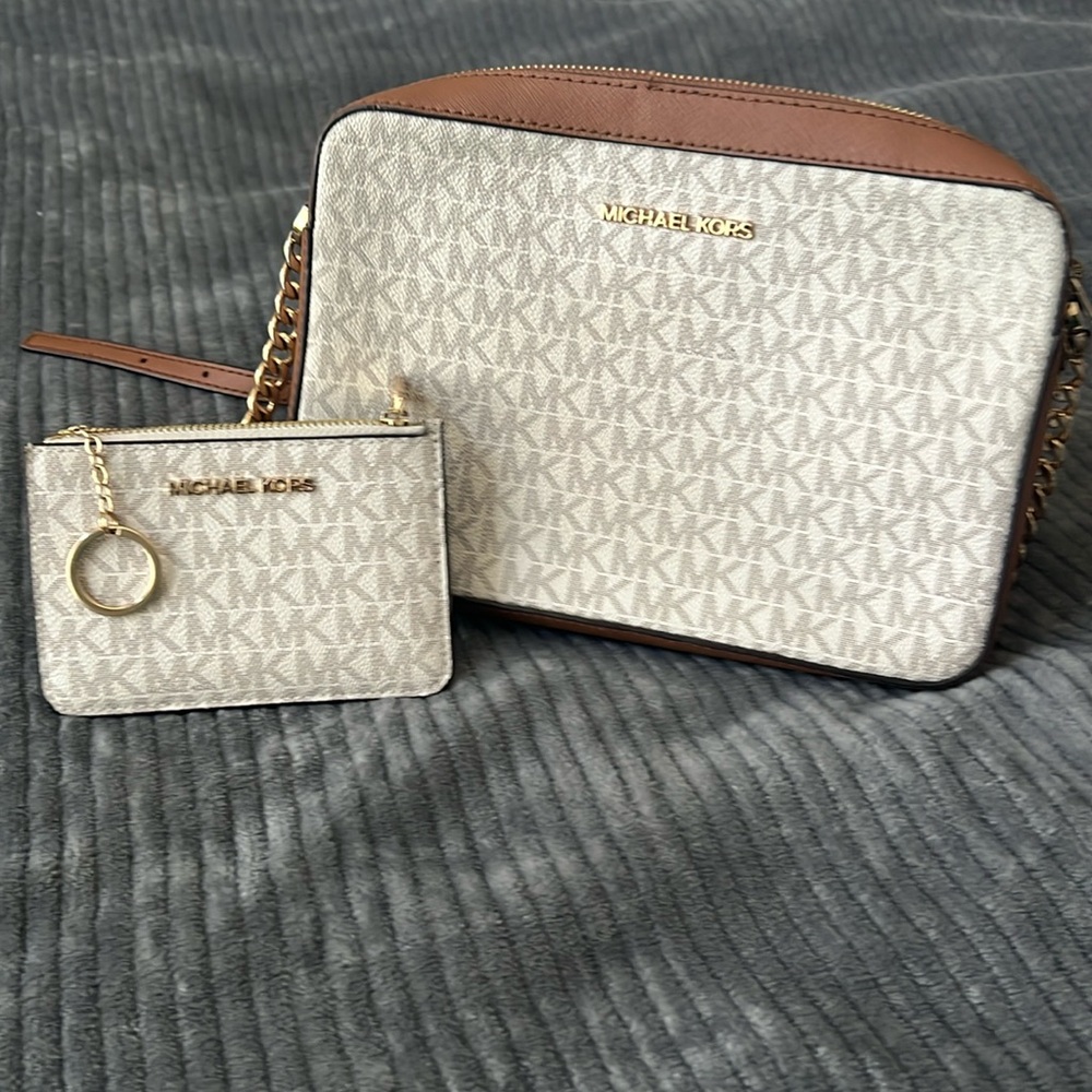 Michael Kors Crossbody w/ card case
